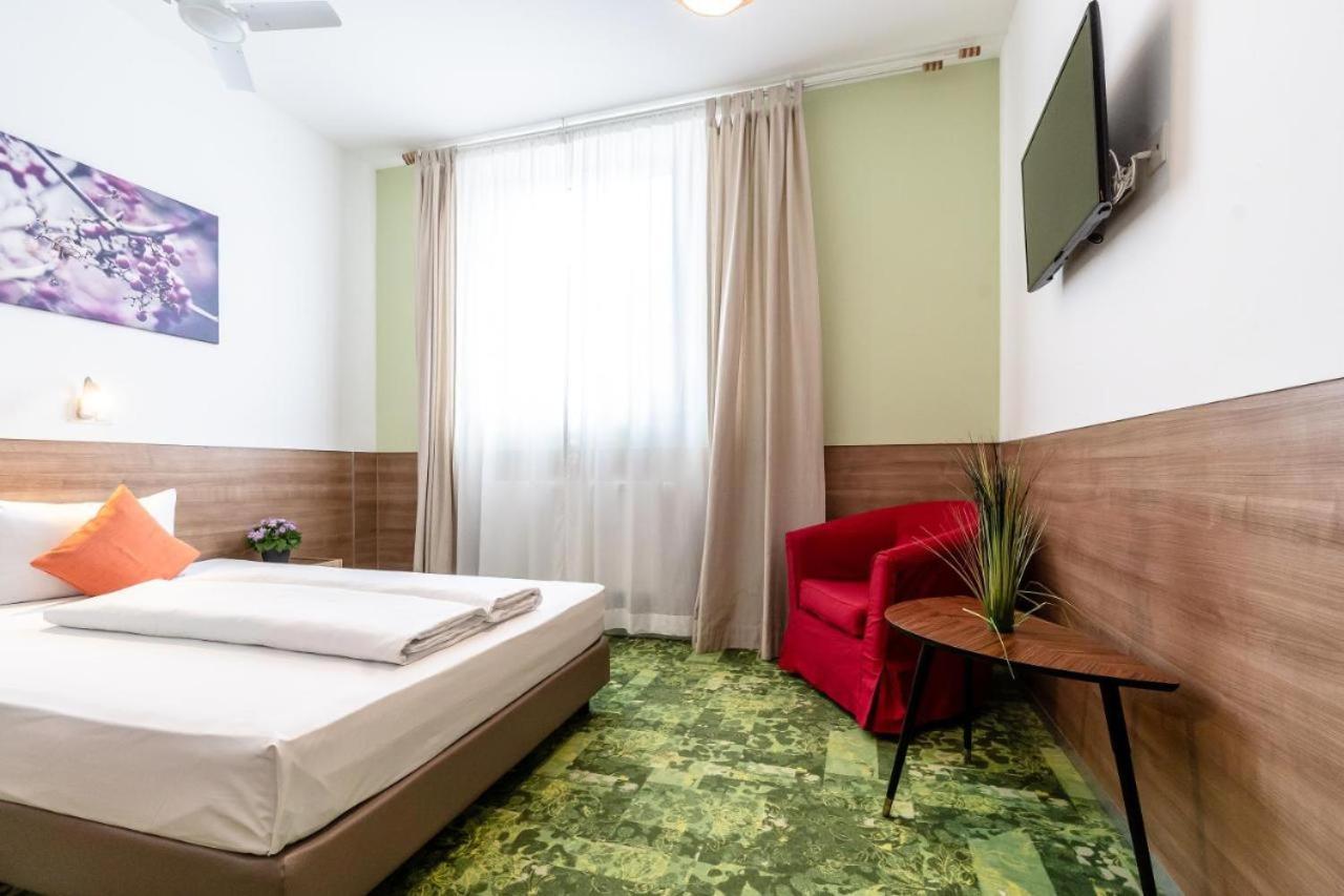 24Seven Apartments - Self Check-In Altdorf  Dış mekan fotoğraf