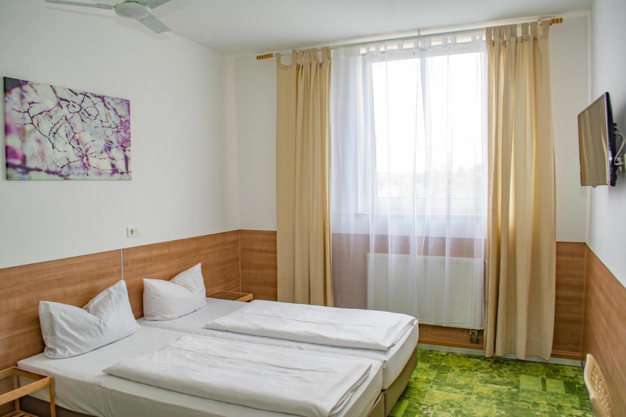 24Seven Apartments - Self Check-In Altdorf  Dış mekan fotoğraf