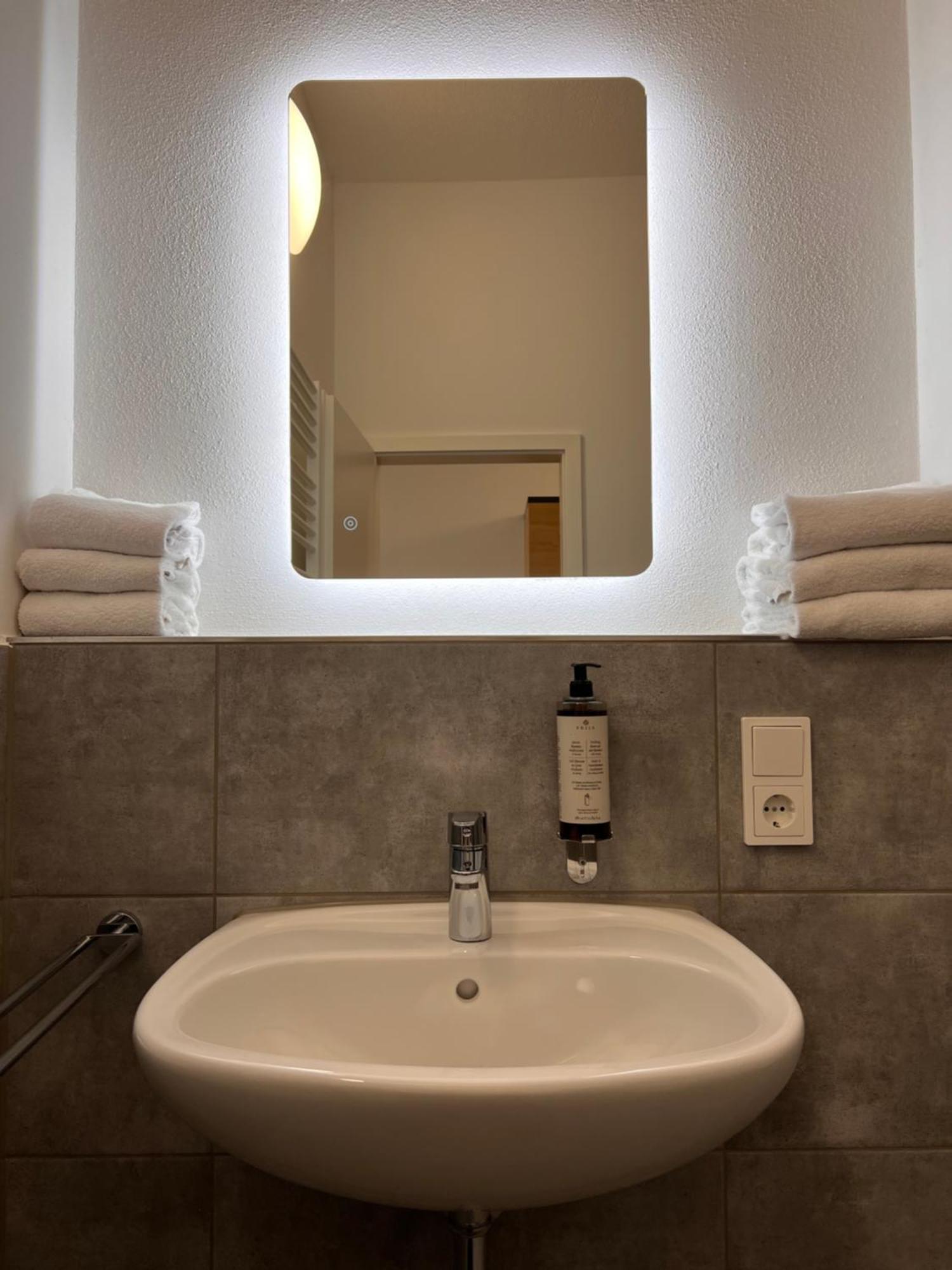24Seven Apartments - Self Check-In Altdorf  Dış mekan fotoğraf
